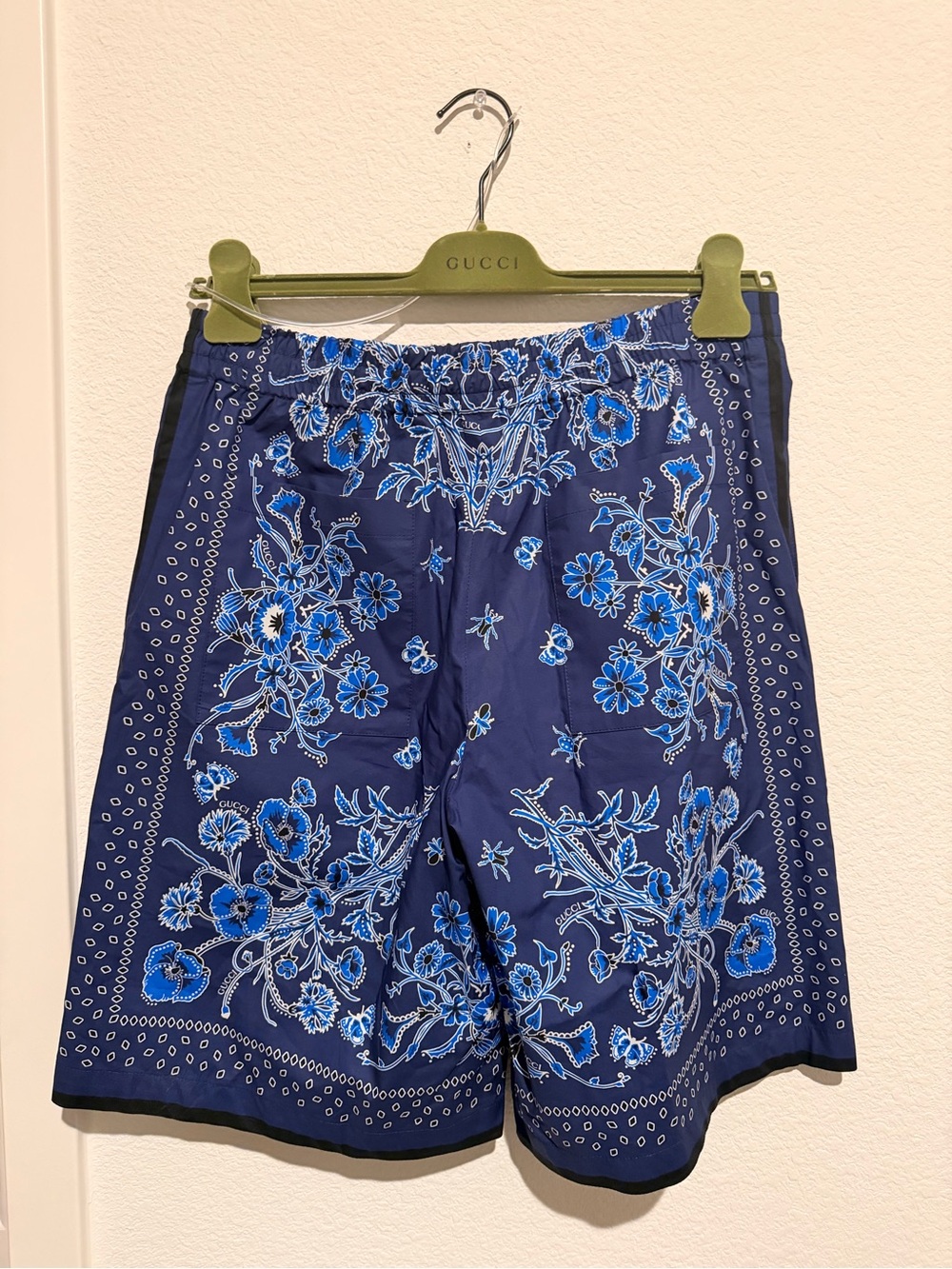 NWT Gucci Navy Blue Floral Bandana-Print Bermuda Shorts - Picture 5 of 5